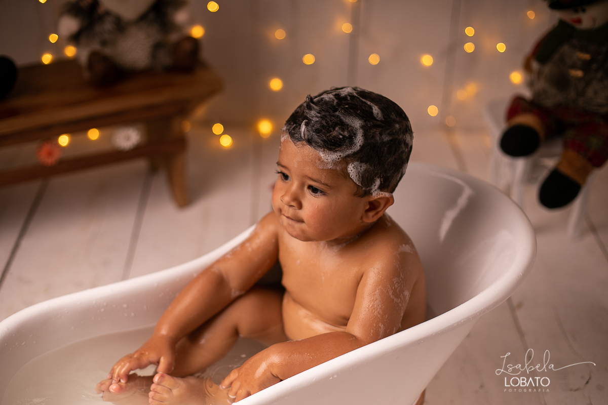 natal-2019-dezembro-2019-a-hora-do-banho-edicao-especial-de-natal-banho-de-bebe-brincadeira-de-crianca-ensaio-fotografico-de-natal-em-barbacena-minas-gerais-melhor-fotografo-infantil-isabela-lobato-fotografia-estudio-fotografico-arvore-de-natal-papai-noel
