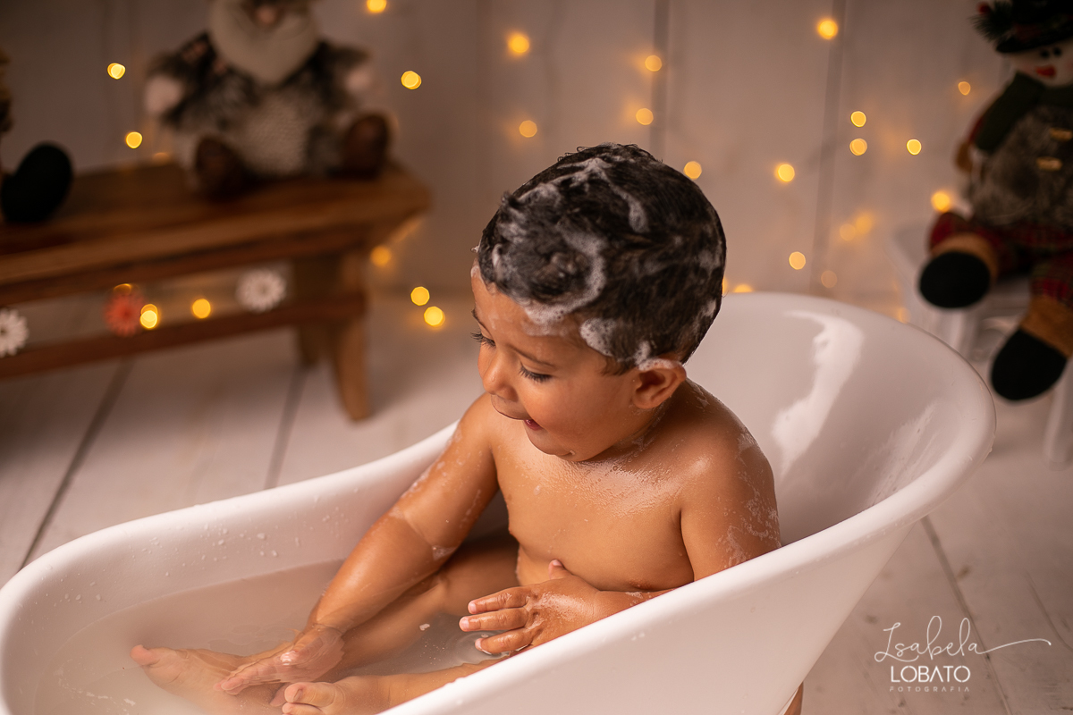 natal-2019-dezembro-2019-a-hora-do-banho-edicao-especial-de-natal-banho-de-bebe-brincadeira-de-crianca-ensaio-fotografico-de-natal-em-barbacena-minas-gerais-melhor-fotografo-infantil-isabela-lobato-fotografia-estudio-fotografico-arvore-de-natal-papai-noel