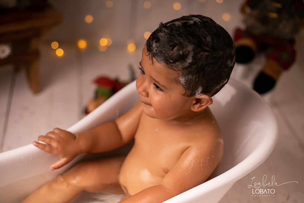 natal-2019-dezembro-2019-a-hora-do-banho-edicao-especial-de-natal-banho-de-bebe-brincadeira-de-crianca-ensaio-fotografico-de-natal-em-barbacena-minas-gerais-melhor-fotografo-infantil-isabela-lobato-fotografia-estudio-fotografico-arvore-de-natal-papai-noel