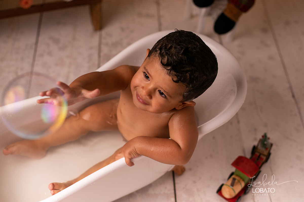 natal-2019-dezembro-2019-a-hora-do-banho-edicao-especial-de-natal-banho-de-bebe-brincadeira-de-crianca-ensaio-fotografico-de-natal-em-barbacena-minas-gerais-melhor-fotografo-infantil-isabela-lobato-fotografia-estudio-fotografico-arvore-de-natal-papai-noel