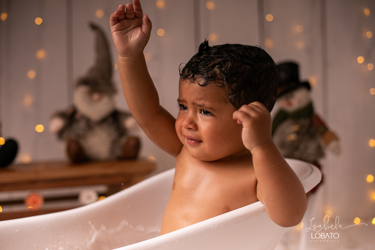 natal-2019-dezembro-2019-a-hora-do-banho-edicao-especial-de-natal-banho-de-bebe-brincadeira-de-crianca-ensaio-fotografico-de-natal-em-barbacena-minas-gerais-melhor-fotografo-infantil-isabela-lobato-fotografia-estudio-fotografico-arvore-de-natal-papai-noel