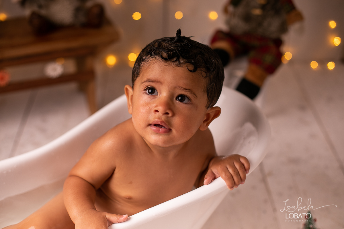 natal-2019-dezembro-2019-a-hora-do-banho-edicao-especial-de-natal-banho-de-bebe-brincadeira-de-crianca-ensaio-fotografico-de-natal-em-barbacena-minas-gerais-melhor-fotografo-infantil-isabela-lobato-fotografia-estudio-fotografico-arvore-de-natal-papai-noel