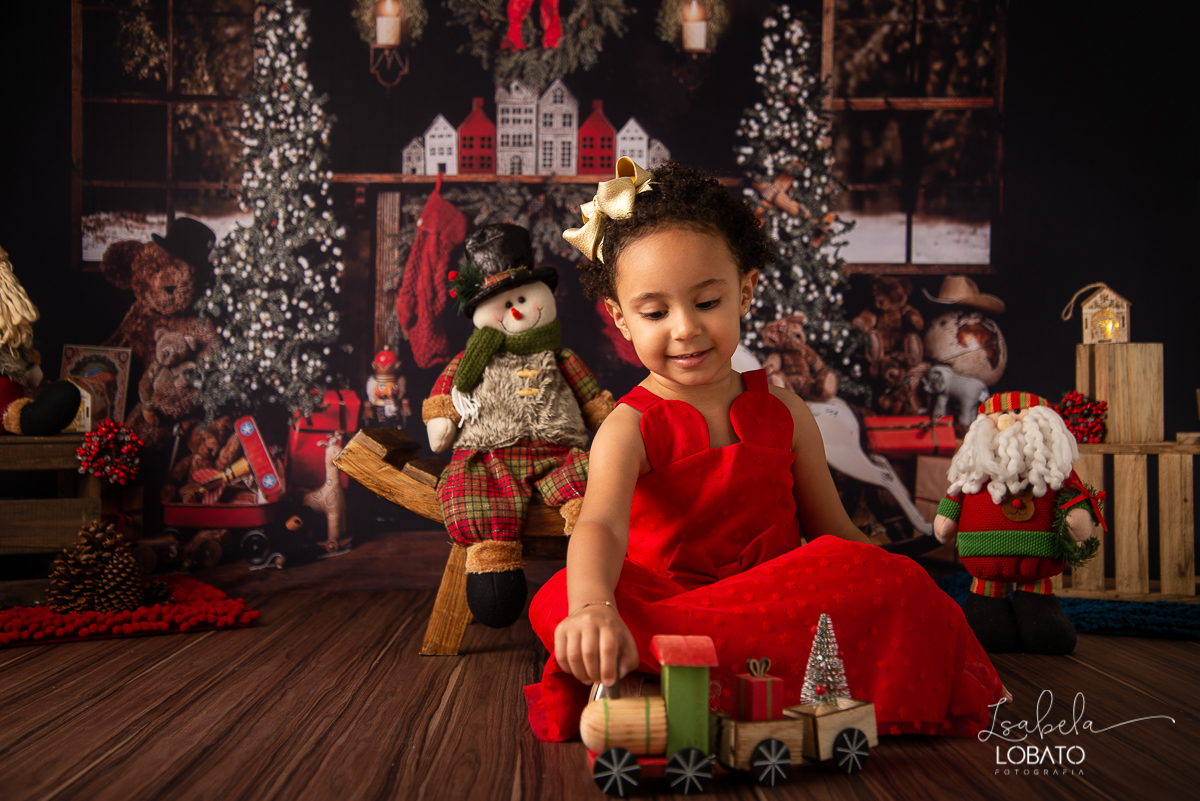 natal-2019-o-natal-vem-vindo-papai-noel-presente-de-natal-camera-fotografica-boneco-de-neve-fotografia-de-natal-ensaio-fotografico-de-natal-2019-vestido-de-natal-fotografos-em-barbacena-isabela-lobato-fotografia-fotografa-especializada-em-criancas-mg