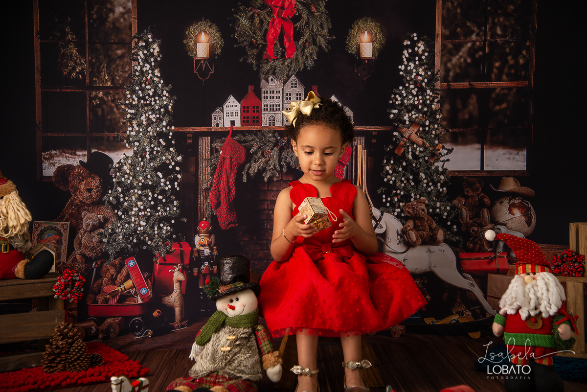 natal-2019-o-natal-vem-vindo-papai-noel-presente-de-natal-camera-fotografica-boneco-de-neve-fotografia-de-natal-ensaio-fotografico-de-natal-2019-vestido-de-natal-fotografos-em-barbacena-isabela-lobato-fotografia-fotografa-especializada-em-criancas-mg