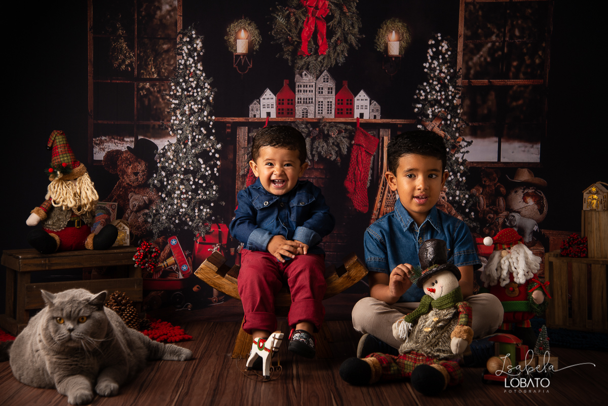 natal-2019-papai-noel-presente-de-natal-o-natal-vem-vindo-ceia-de-natal-neve-fotografia-de-natal-ensaio-fotografico-de-natal-fotografo-de-crianca-barbacena-mg-isabela-lobato-fotografia-melhores-fotografos-de-minas-gerais-estudio-fotografico-cenario-natal
