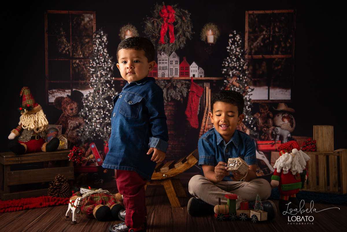 natal-2019-papai-noel-presente-de-natal-o-natal-vem-vindo-ceia-de-natal-neve-fotografia-de-natal-ensaio-fotografico-de-natal-fotografo-de-crianca-barbacena-mg-isabela-lobato-fotografia-melhores-fotografos-de-minas-gerais-estudio-fotografico-cenario-natal
