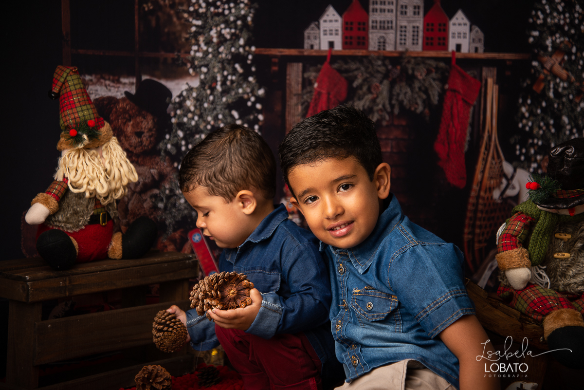 natal-2019-papai-noel-presente-de-natal-o-natal-vem-vindo-ceia-de-natal-neve-fotografia-de-natal-ensaio-fotografico-de-natal-fotografo-de-crianca-barbacena-mg-isabela-lobato-fotografia-melhores-fotografos-de-minas-gerais-estudio-fotografico-cenario-natal