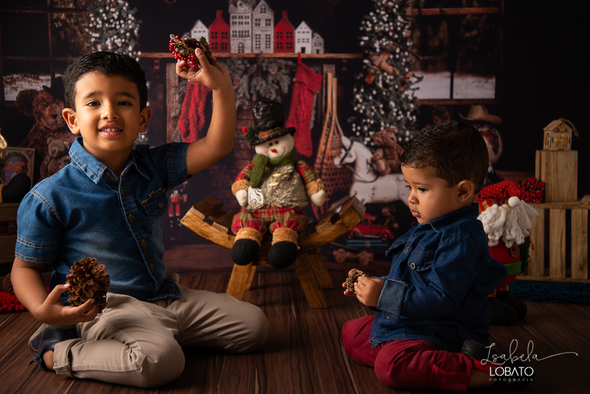 natal-2019-papai-noel-presente-de-natal-o-natal-vem-vindo-ceia-de-natal-neve-fotografia-de-natal-ensaio-fotografico-de-natal-fotografo-de-crianca-barbacena-mg-isabela-lobato-fotografia-melhores-fotografos-de-minas-gerais-estudio-fotografico-cenario-natal