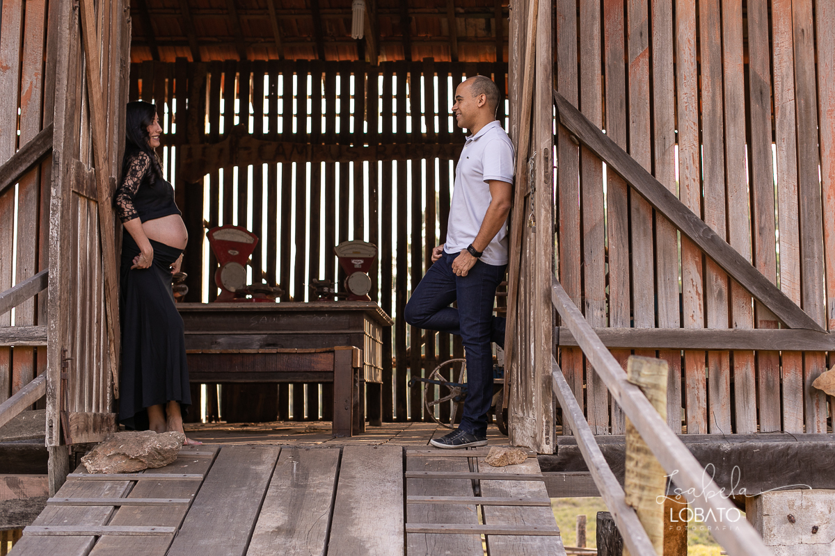 ensaio-fotografico-gestante-fotografia-de-gravida-foto-de-gestante-book-de-gravida-doce-espera-fotografa-especializada-em-gestante-melhor-fotografo-de-barbacena-isabela-lobato-fotografia-estudio-de-fotos-em-barbacena-fotografa-de-casamentos-em-barbacena