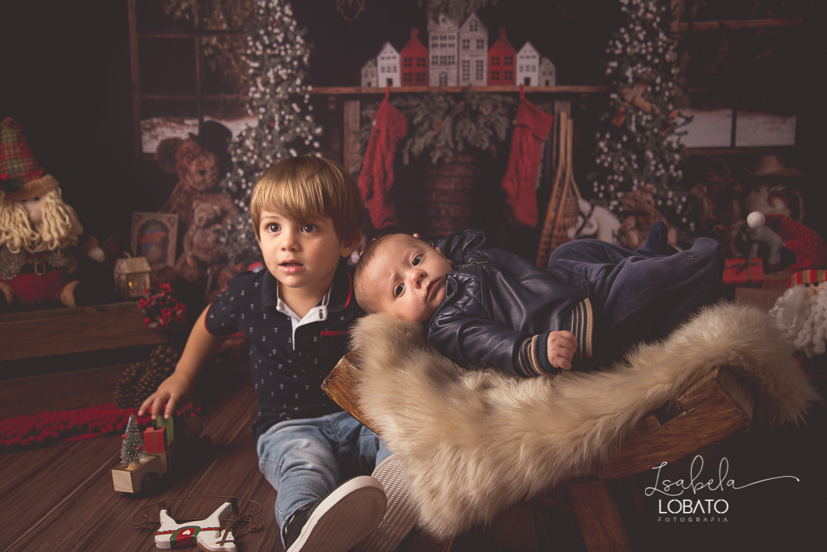 natal-2019-papai-noel-presente-de-natal-o-natal-vem-vindo-ceia-de-natal-neve-fotografia-de-natal-ensaio-fotografico-de-natal-fotografo-de-crianca-barbacena-mg-isabela-lobato-fotografia-melhores-fotografos-de-minas-gerais-estudio-fotografico-cenario-natal