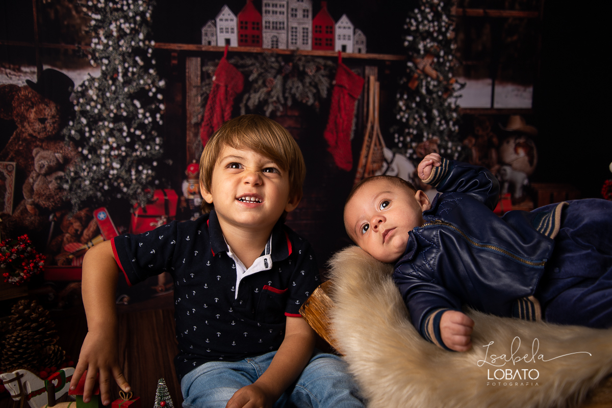natal-2019-papai-noel-presente-de-natal-o-natal-vem-vindo-ceia-de-natal-neve-fotografia-de-natal-ensaio-fotografico-de-natal-fotografo-de-crianca-barbacena-mg-isabela-lobato-fotografia-melhores-fotografos-de-minas-gerais-estudio-fotografico-cenario-natal