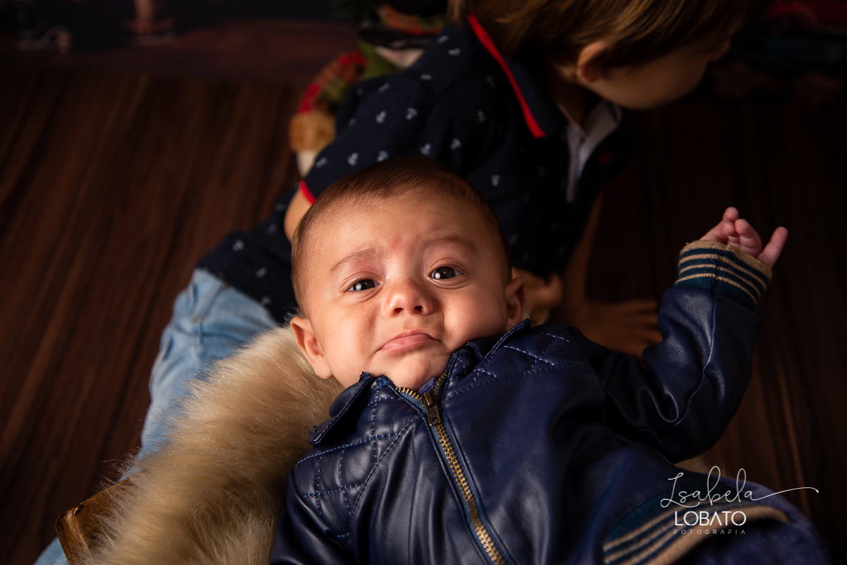 natal-2019-papai-noel-presente-de-natal-o-natal-vem-vindo-ceia-de-natal-neve-fotografia-de-natal-ensaio-fotografico-de-natal-fotografo-de-crianca-barbacena-mg-isabela-lobato-fotografia-melhores-fotografos-de-minas-gerais-estudio-fotografico-cenario-natal