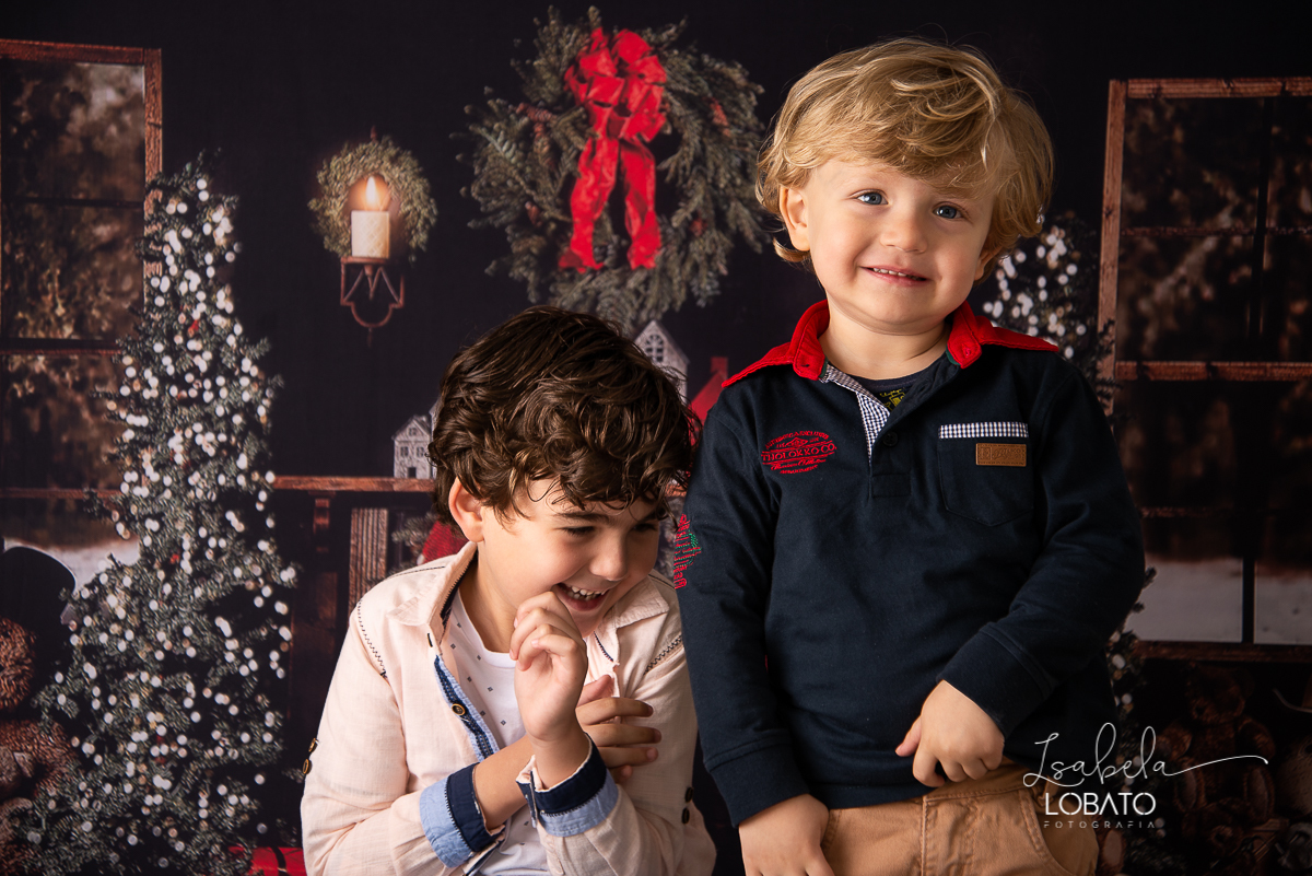 natal-2019-papai-noel-presente-de-natal-o-natal-vem-vindo-ceia-de-natal-neve-fotografia-de-natal-ensaio-fotografico-de-natal-fotografo-de-crianca-barbacena-mg-isabela-lobato-fotografia-melhores-fotografos-de-minas-gerais-estudio-fotografico-cenario-natal