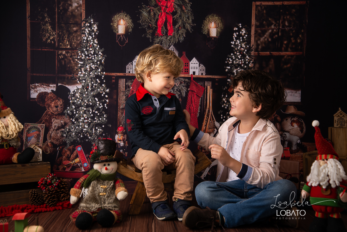 natal-2019-papai-noel-presente-de-natal-o-natal-vem-vindo-ceia-de-natal-neve-fotografia-de-natal-ensaio-fotografico-de-natal-fotografo-de-crianca-barbacena-mg-isabela-lobato-fotografia-melhores-fotografos-de-minas-gerais-estudio-fotografico-cenario-natal