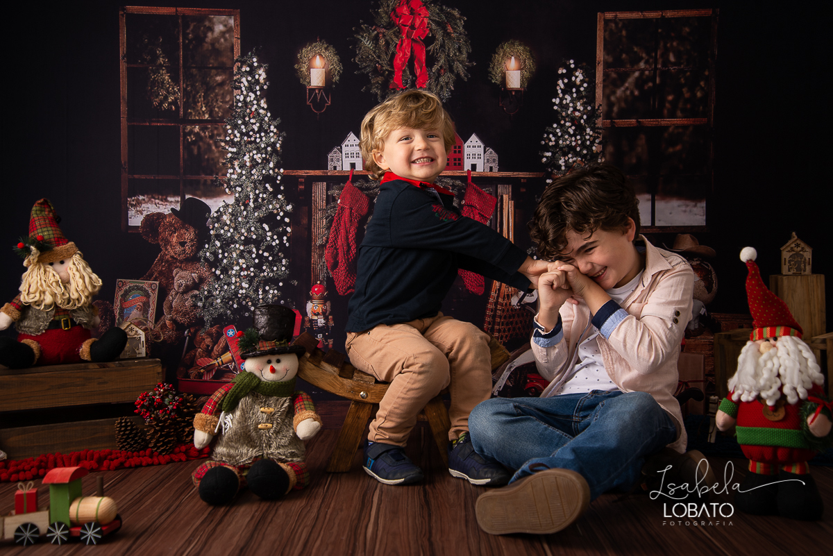 natal-2019-papai-noel-presente-de-natal-o-natal-vem-vindo-ceia-de-natal-neve-fotografia-de-natal-ensaio-fotografico-de-natal-fotografo-de-crianca-barbacena-mg-isabela-lobato-fotografia-melhores-fotografos-de-minas-gerais-estudio-fotografico-cenario-natal