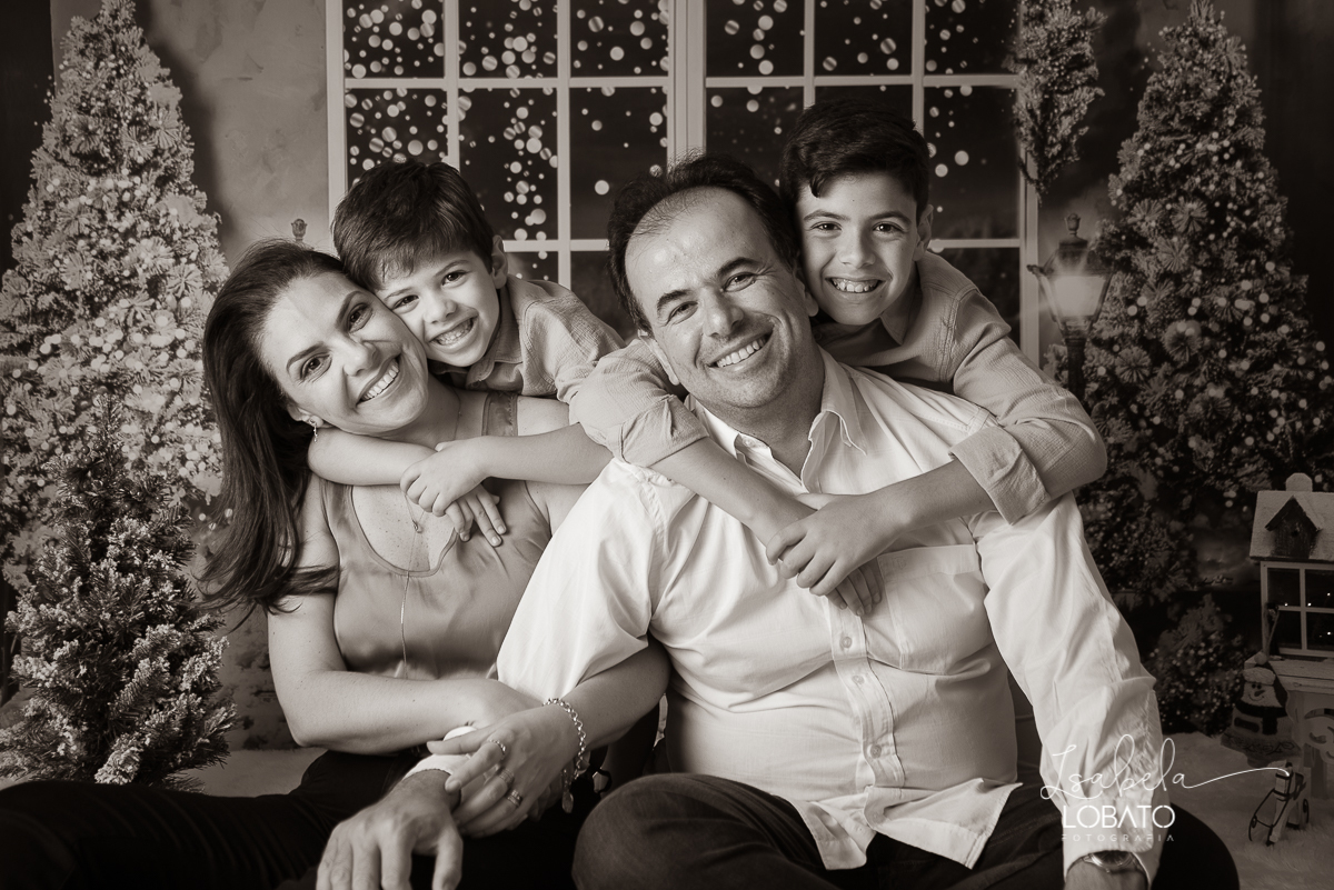 natal-2019-papai-noel-presente-de-natal-o-natal-vem-vindo-ceia-de-natal-neve-fotografia-de-natal-ensaio-fotografico-de-natal-fotografo-de-crianca-barbacena-mg-isabela-lobato-fotografia-melhores-fotografos-de-minas-gerais-estudio-fotografico-cenario-natal