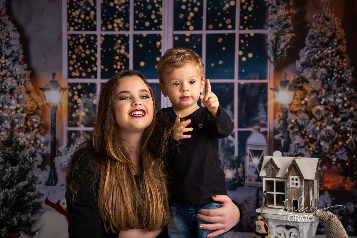 natal-2019-papai-noel-presente-de-natal-o-natal-vem-vindo-ceia-de-natal-neve-fotografia-de-natal-ensaio-fotografico-de-natal-fotografo-de-crianca-barbacena-mg-isabela-lobato-fotografia-melhores-fotografos-de-minas-gerais-estudio-fotografico-cenario-natal