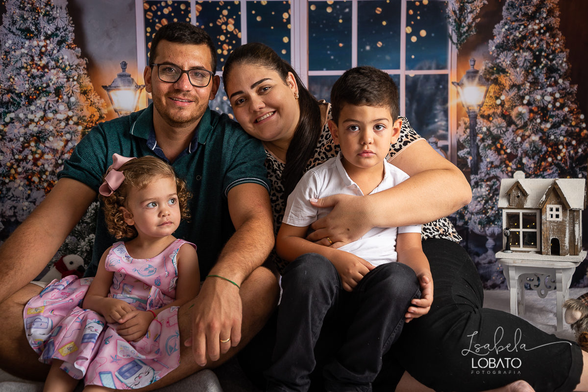 natal-2019-papai-noel-presente-de-natal-o-natal-vem-vindo-ceia-de-natal-neve-fotografia-de-natal-ensaio-fotografico-de-natal-fotografo-de-crianca-barbacena-mg-isabela-lobato-fotografia-melhores-fotografos-de-minas-gerais-estudio-fotografico-cenario-natal
