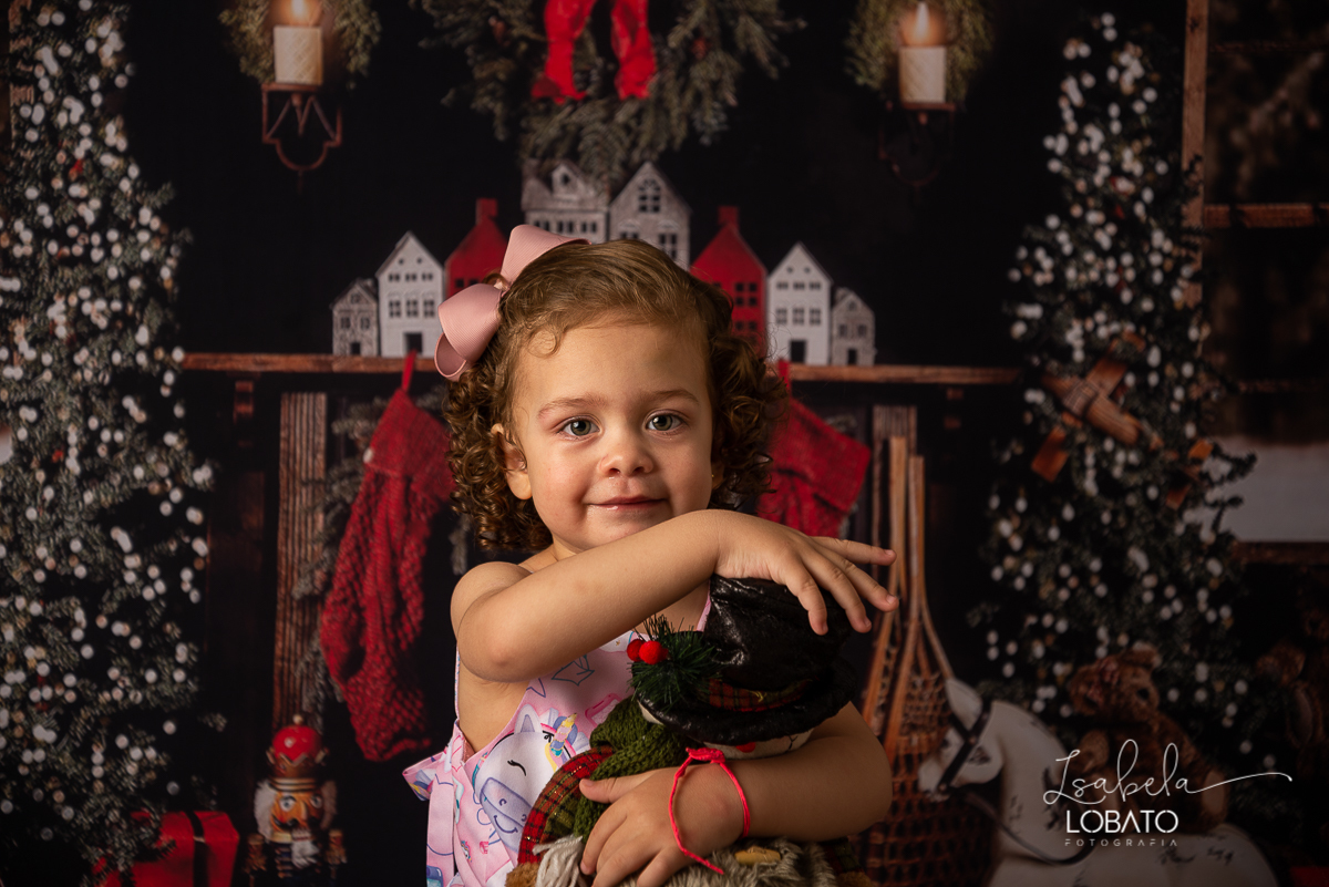 natal-2019-papai-noel-presente-de-natal-o-natal-vem-vindo-ceia-de-natal-neve-fotografia-de-natal-ensaio-fotografico-de-natal-fotografo-de-crianca-barbacena-mg-isabela-lobato-fotografia-melhores-fotografos-de-minas-gerais-estudio-fotografico-cenario-natal