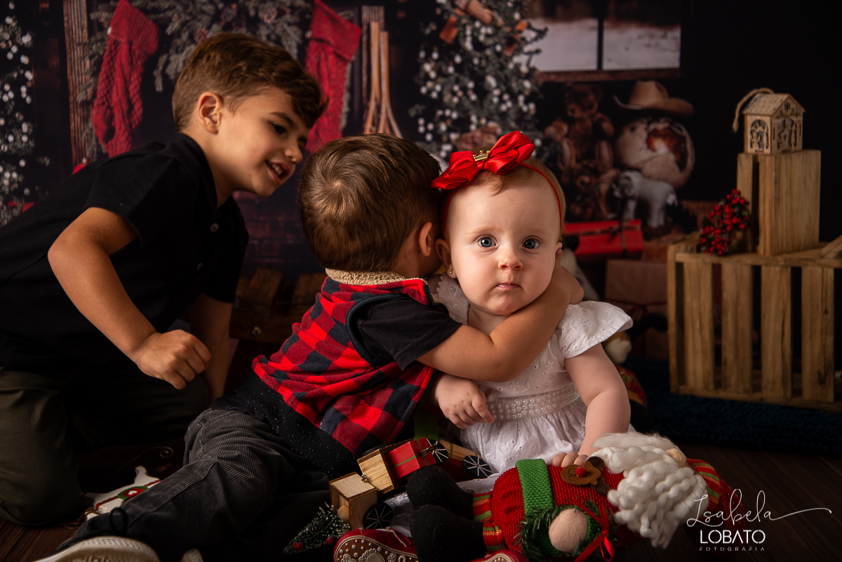 natal-2019-papai-noel-presente-de-natal-o-natal-vem-vindo-ceia-de-natal-neve-fotografia-de-natal-ensaio-fotografico-de-natal-fotografo-de-crianca-barbacena-mg-isabela-lobato-fotografia-melhores-fotografos-de-minas-gerais-estudio-fotografico-cenario-natal