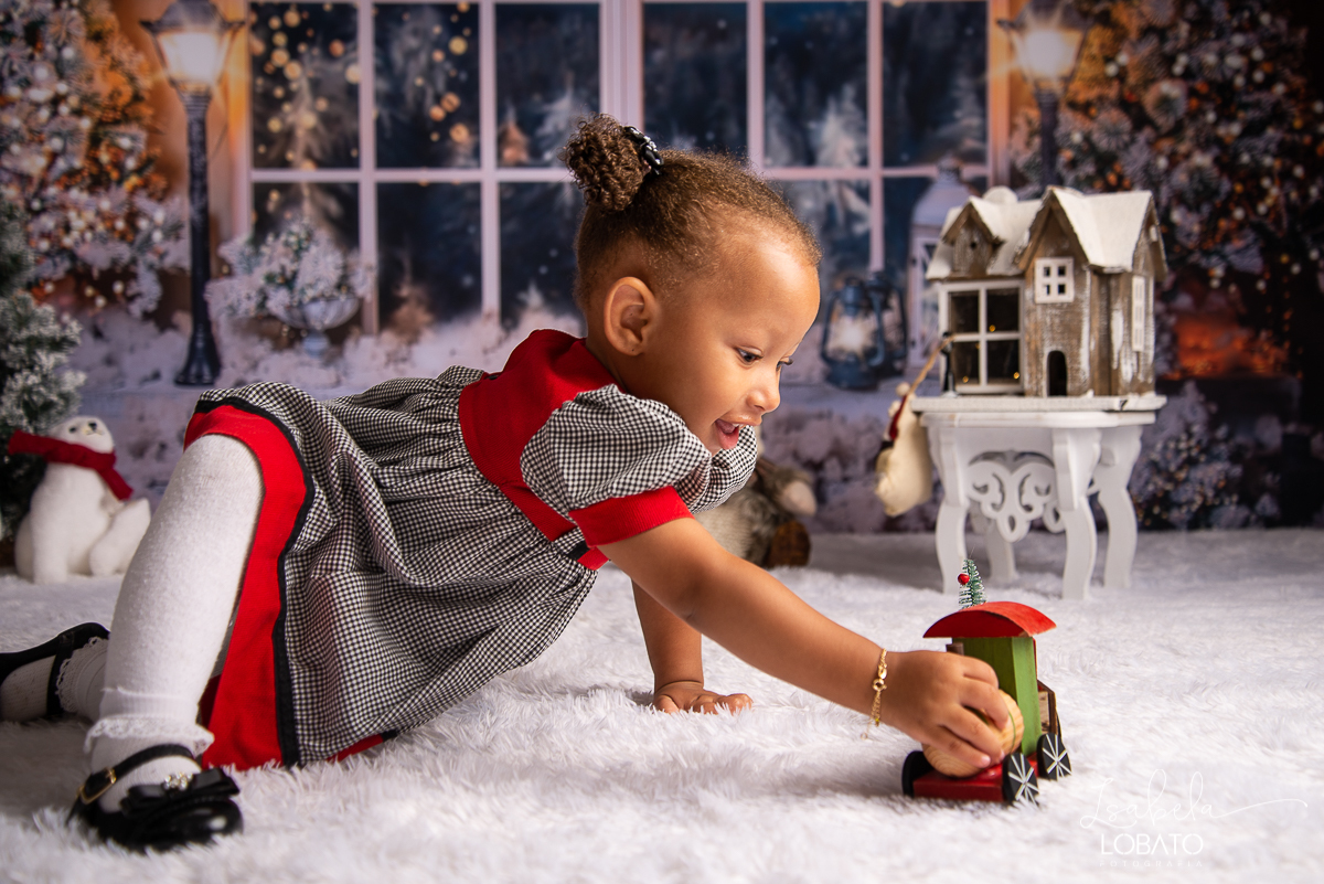natal-2019-papai-noel-presente-de-natal-o-natal-vem-vindo-ceia-de-natal-neve-fotografia-de-natal-ensaio-fotografico-de-natal-fotografo-de-crianca-barbacena-mg-isabela-lobato-fotografia-melhores-fotografos-de-minas-gerais-estudio-fotografico-cenario-natal