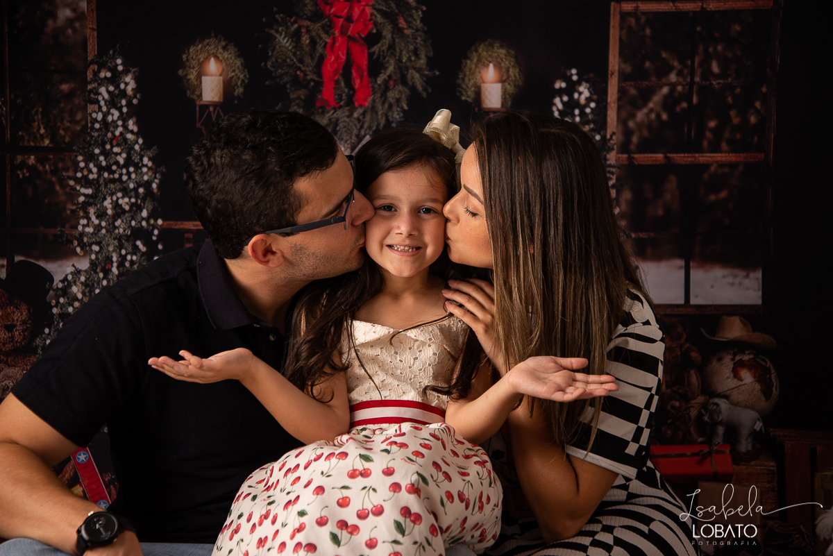 natal-2019-papai-noel-presente-de-natal-o-natal-vem-vindo-ceia-de-natal-neve-fotografia-de-natal-ensaio-fotografico-de-natal-fotografo-de-crianca-barbacena-mg-isabela-lobato-fotografia-melhores-fotografos-de-minas-gerais-estudio-fotografico-cenario-natal