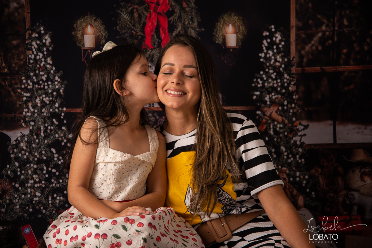 natal-2019-papai-noel-presente-de-natal-o-natal-vem-vindo-ceia-de-natal-neve-fotografia-de-natal-ensaio-fotografico-de-natal-fotografo-de-crianca-barbacena-mg-isabela-lobato-fotografia-melhores-fotografos-de-minas-gerais-estudio-fotografico-cenario-natal