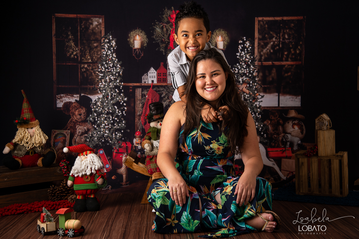 natal-2019-papai-noel-presente-de-natal-o-natal-vem-vindo-ceia-de-natal-neve-fotografia-de-natal-ensaio-fotografico-de-natal-fotografo-de-crianca-barbacena-mg-isabela-lobato-fotografia-melhores-fotografos-de-minas-gerais-estudio-fotografico-cenario-natal