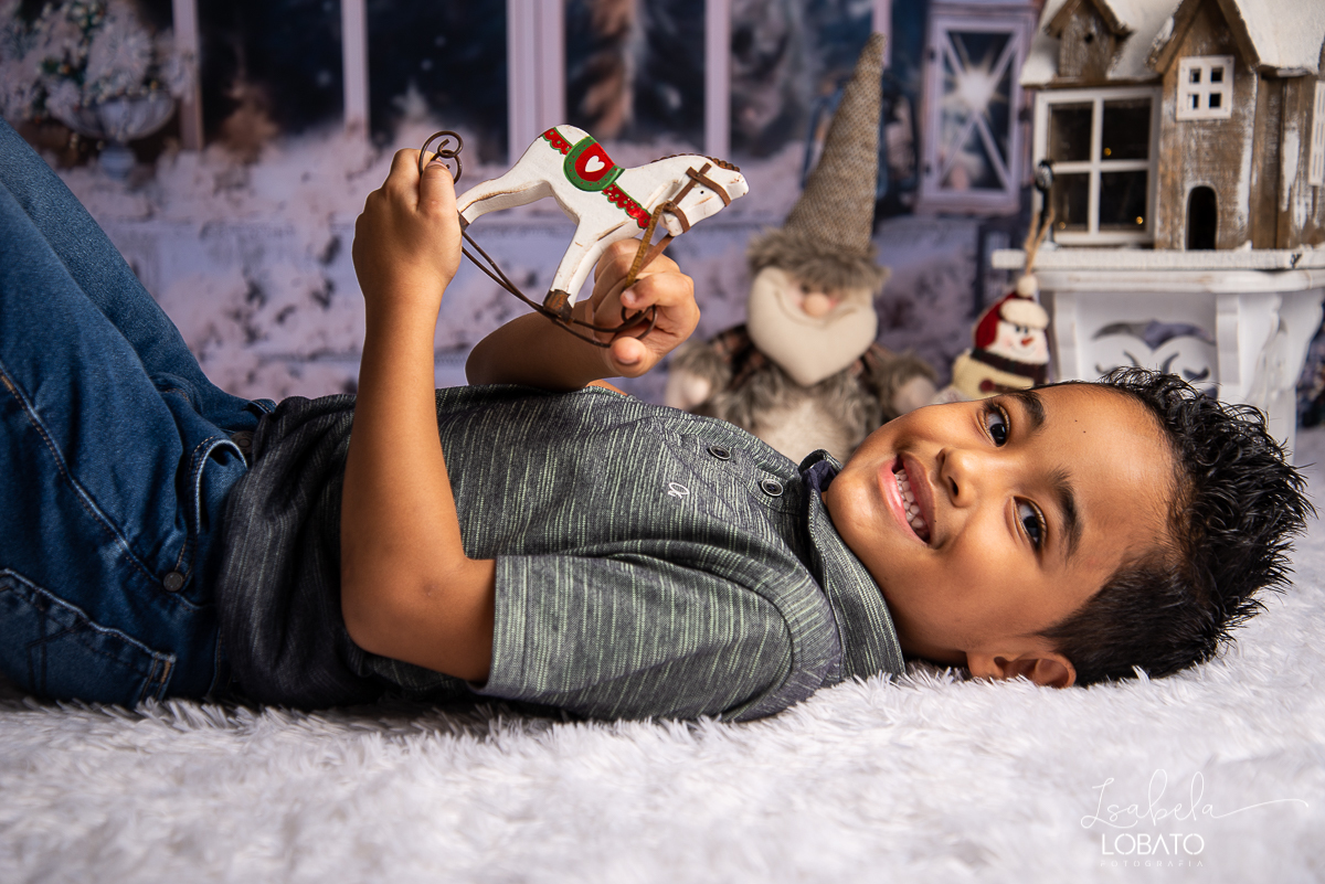 natal-2019-papai-noel-presente-de-natal-o-natal-vem-vindo-ceia-de-natal-neve-fotografia-de-natal-ensaio-fotografico-de-natal-fotografo-de-crianca-barbacena-mg-isabela-lobato-fotografia-melhores-fotografos-de-minas-gerais-estudio-fotografico-cenario-natal