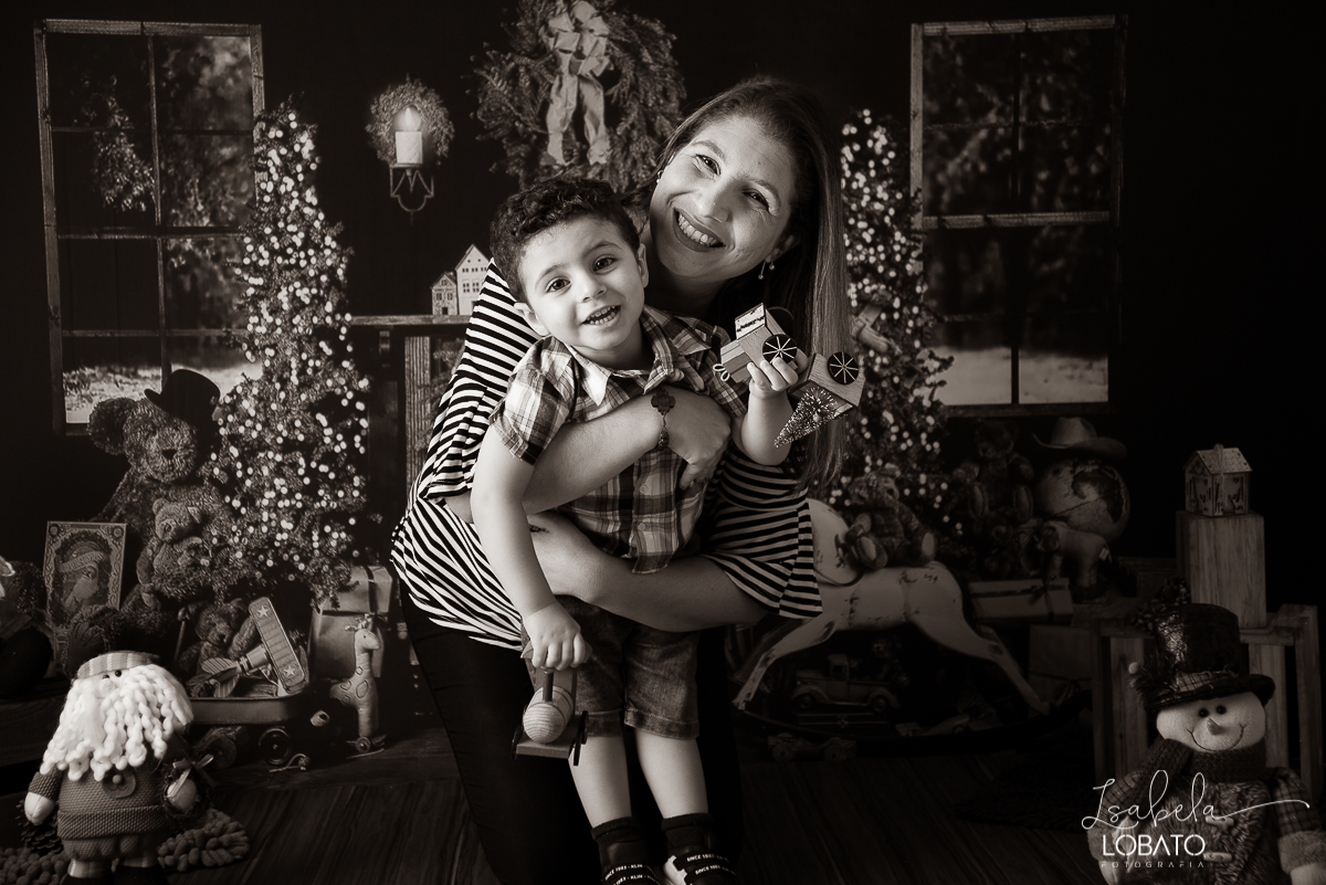 natal-2019-papai-noel-presente-de-natal-o-natal-vem-vindo-ceia-de-natal-neve-fotografia-de-natal-ensaio-fotografico-de-natal-fotografo-de-crianca-barbacena-mg-isabela-lobato-fotografia-melhores-fotografos-de-minas-gerais-estudio-fotografico-cenario-natal