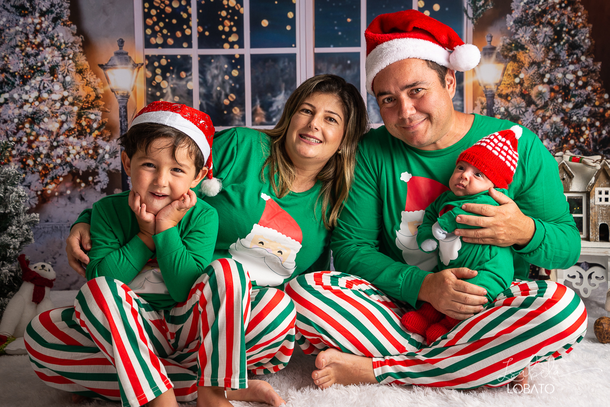 natal-2019-papai-noel-presente-de-natal-o-natal-vem-vindo-ceia-de-natal-neve-fotografia-de-natal-ensaio-fotografico-de-natal-fotografo-de-crianca-barbacena-mg-isabela-lobato-fotografia-melhores-fotografos-de-minas-gerais-estudio-fotografico-cenario-natal