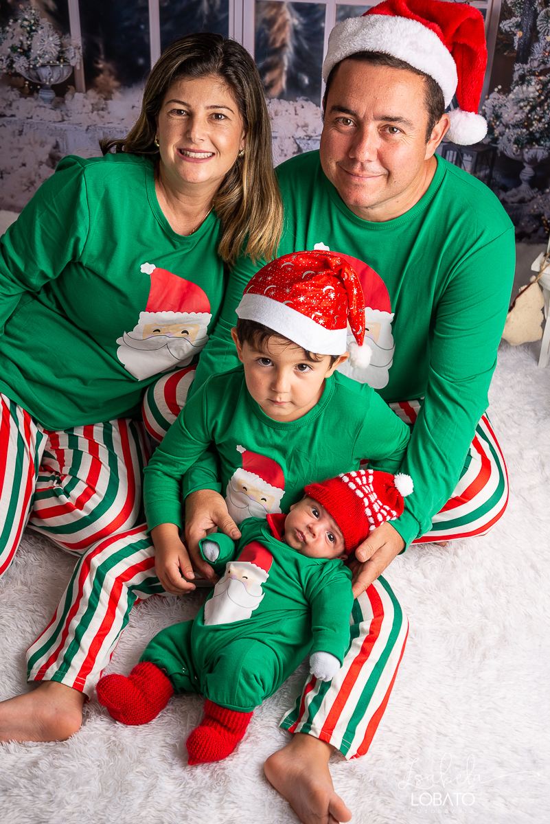 natal-2019-papai-noel-presente-de-natal-o-natal-vem-vindo-ceia-de-natal-neve-fotografia-de-natal-ensaio-fotografico-de-natal-fotografo-de-crianca-barbacena-mg-isabela-lobato-fotografia-melhores-fotografos-de-minas-gerais-estudio-fotografico-cenario-natal