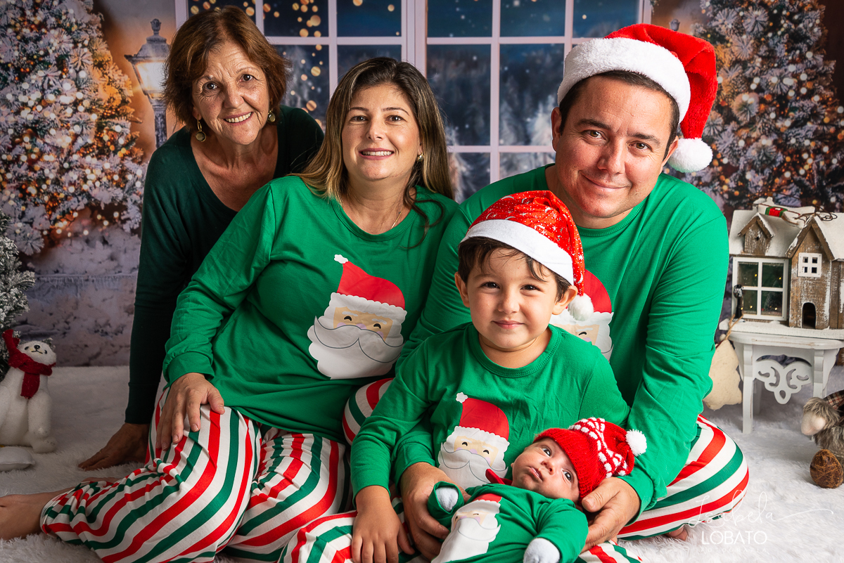 natal-2019-papai-noel-presente-de-natal-o-natal-vem-vindo-ceia-de-natal-neve-fotografia-de-natal-ensaio-fotografico-de-natal-fotografo-de-crianca-barbacena-mg-isabela-lobato-fotografia-melhores-fotografos-de-minas-gerais-estudio-fotografico-cenario-natal