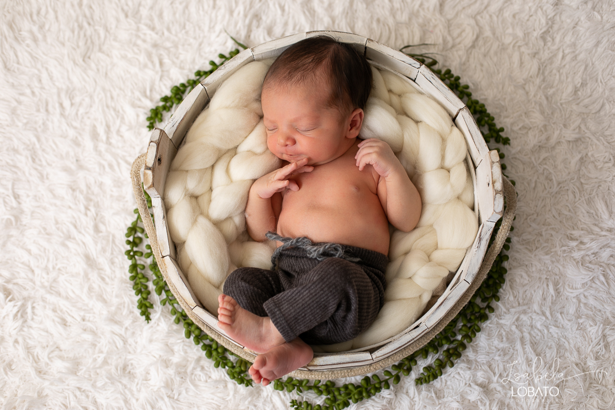 ensaio-newborn-fotografia-newborn-bebe-recem-nascido-bebe-de-6-dias-newborn-mundo-azul-belo-horizonte-fotografia-de-bebes-fotografos-em-barbacena-isabela-lobato-fotografia-melhores-fotografos-de-minas-gerais-fotografa-infantil-fotografa-de-bebes-barbacena