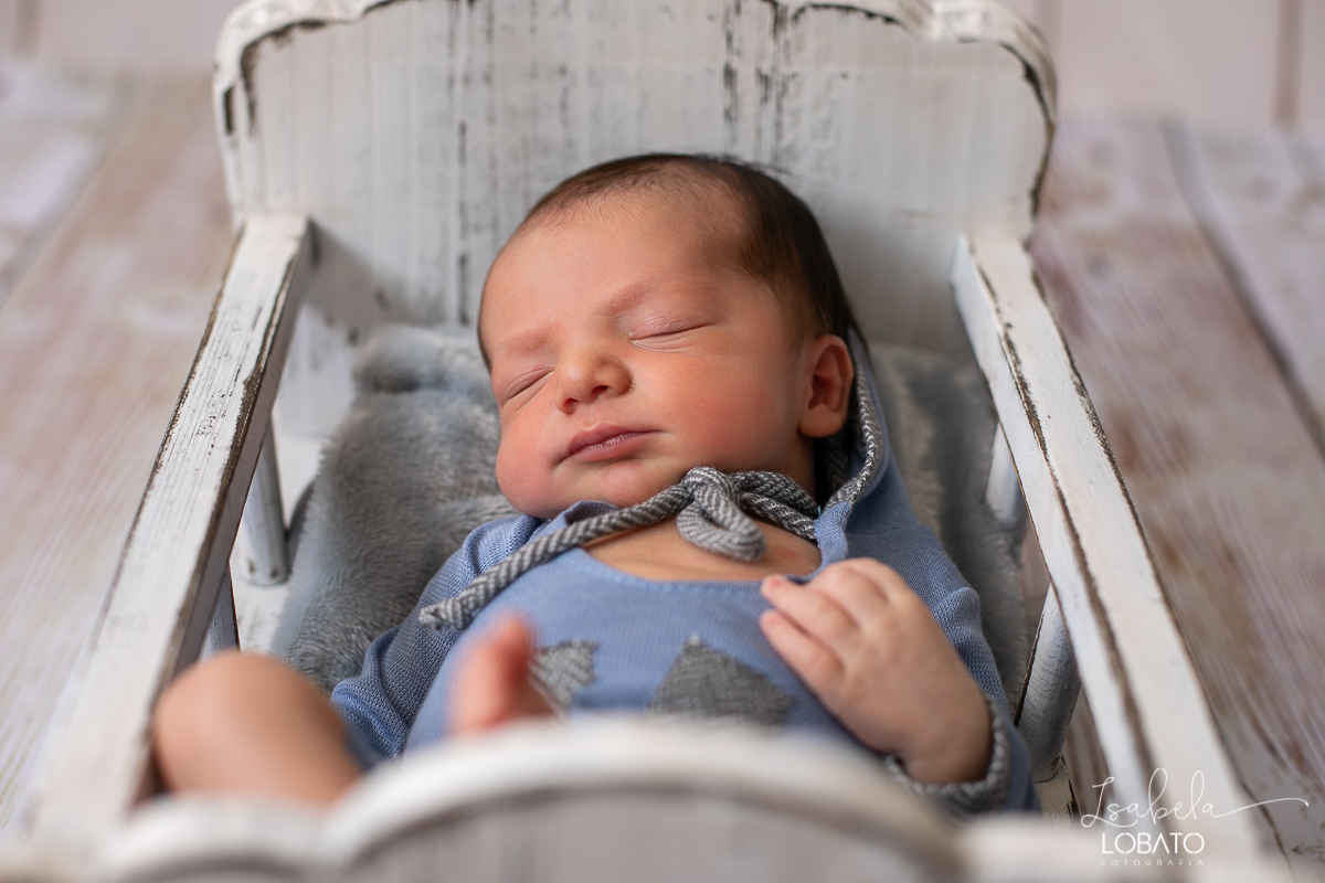 ensaio-newborn-fotografia-newborn-bebe-recem-nascido-bebe-de-6-dias-newborn-mundo-azul-belo-horizonte-fotografia-de-bebes-fotografos-em-barbacena-isabela-lobato-fotografia-melhores-fotografos-de-minas-gerais-fotografa-infantil-fotografa-de-bebes-barbacena