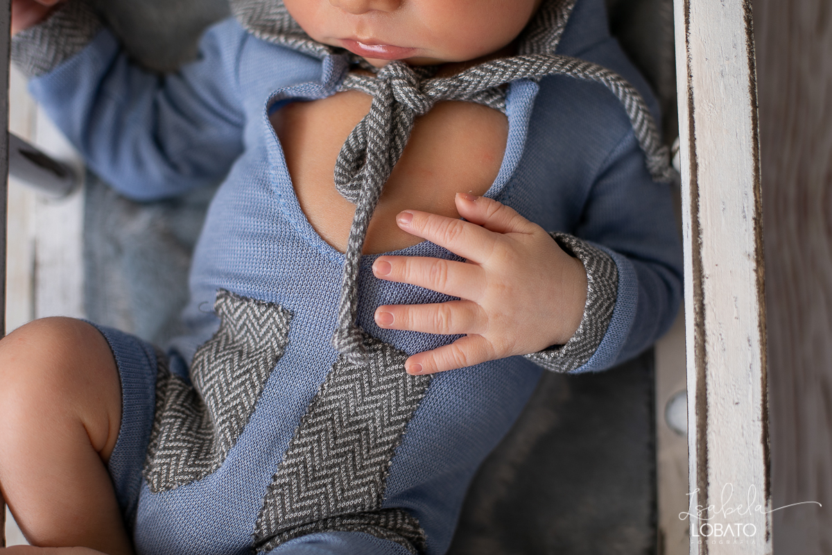 ensaio-newborn-fotografia-newborn-bebe-recem-nascido-bebe-de-6-dias-newborn-mundo-azul-belo-horizonte-fotografia-de-bebes-fotografos-em-barbacena-isabela-lobato-fotografia-melhores-fotografos-de-minas-gerais-fotografa-infantil-fotografa-de-bebes-barbacena