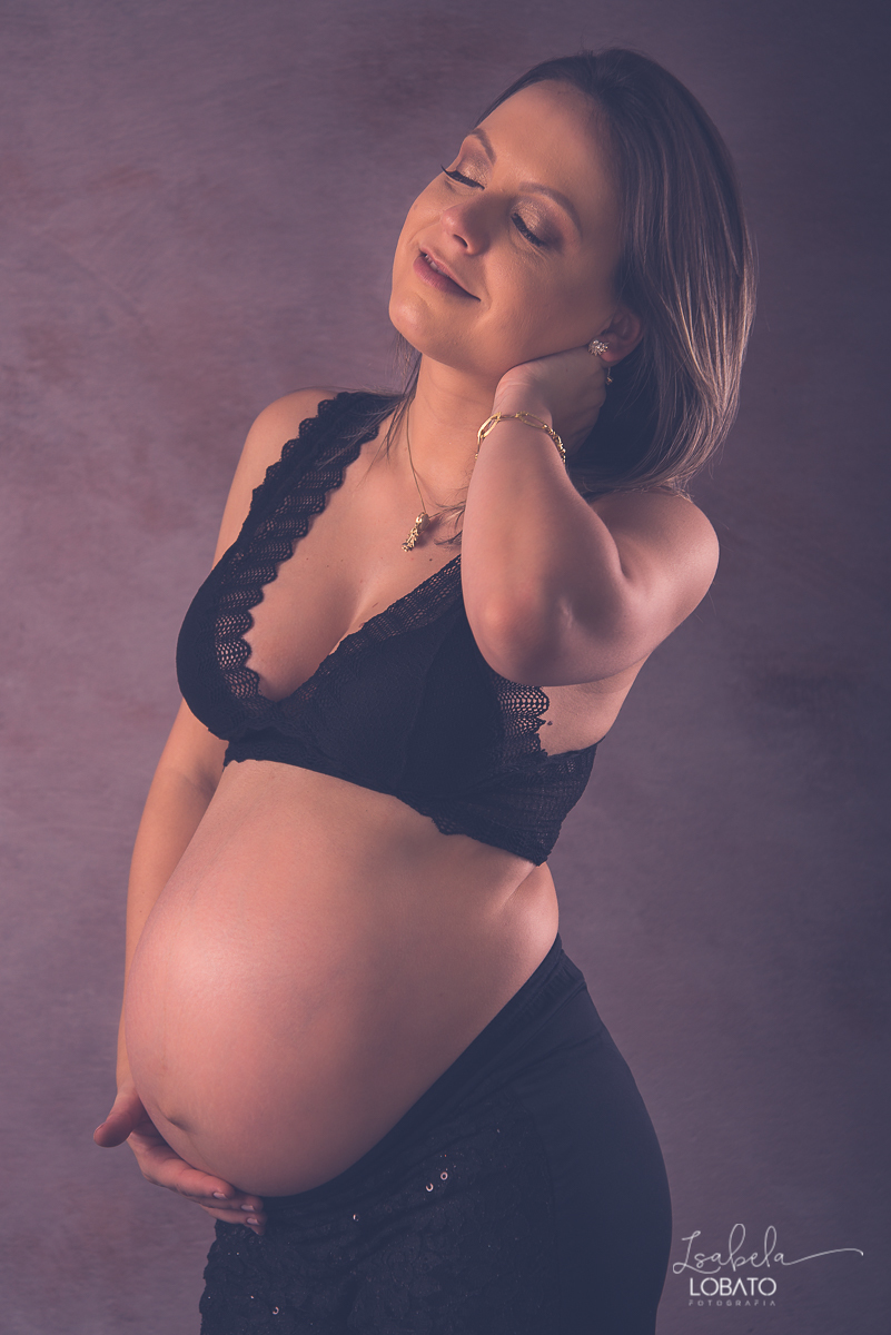 ensaio-gestante-em-barbacena-foto-de-grávida-gravidez-9-meses-de-gestaçao-roupas-de-gravida-fotografia-de-gravida-book-de-gestante-fotografa-de-gestante-isabela-lobato-fotografia-ensaio-gestante-estudio-fotografia-em-estudio-luz-de-estudio-fotografico