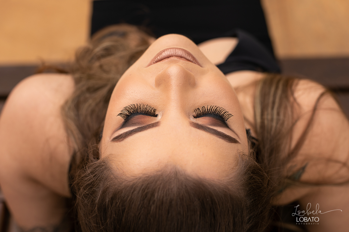 ensaio-fotografico-feminino-ensaio-externo-formatura-curso-de-hotelaria-hotel-em-barbacena-hotel-grogoto-hotel-escola-senac-barbacena-formatura-beca-fotografo-em-barbacena-isabela-lobato-fotografia-estudio-fotografico-em-barbacena-ensaio-feminino