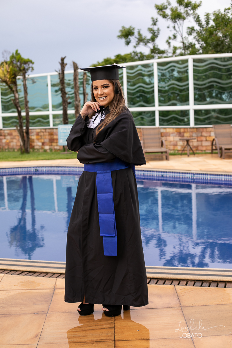 ensaio-fotografico-feminino-ensaio-externo-formatura-curso-de-hotelaria-hotel-em-barbacena-hotel-grogoto-hotel-escola-senac-barbacena-formatura-beca-fotografo-em-barbacena-isabela-lobato-fotografia-estudio-fotografico-em-barbacena-ensaio-feminino