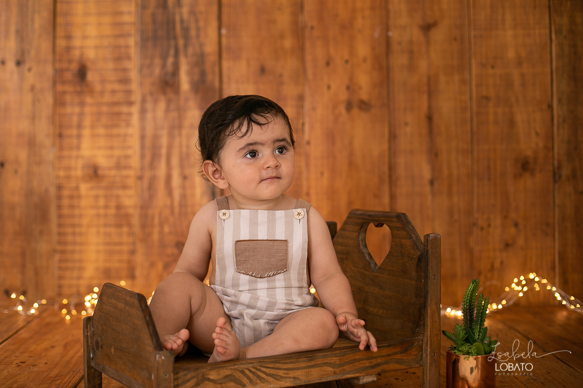 acompanhamento-mensal-fotografico-bebe-modelo-acompanhamento-trimestral-fotografico-acompanhamento-criativo-bebe-gordelicia-fases-do-bebe-desenvolvimento-do-bebe-bebe-no-balde-bebe-de-3-meses-lefotick-ensaio-fotografico-de-bebe-fotografo-em-barbacena-mg