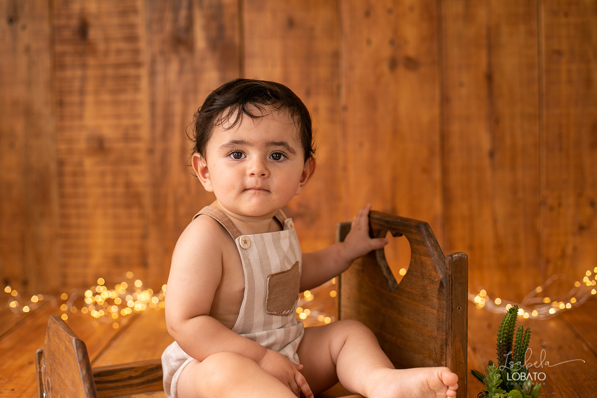 acompanhamento-mensal-fotografico-bebe-modelo-acompanhamento-trimestral-fotografico-acompanhamento-criativo-bebe-gordelicia-fases-do-bebe-desenvolvimento-do-bebe-bebe-no-balde-bebe-de-3-meses-lefotick-ensaio-fotografico-de-bebe-fotografo-em-barbacena-mg