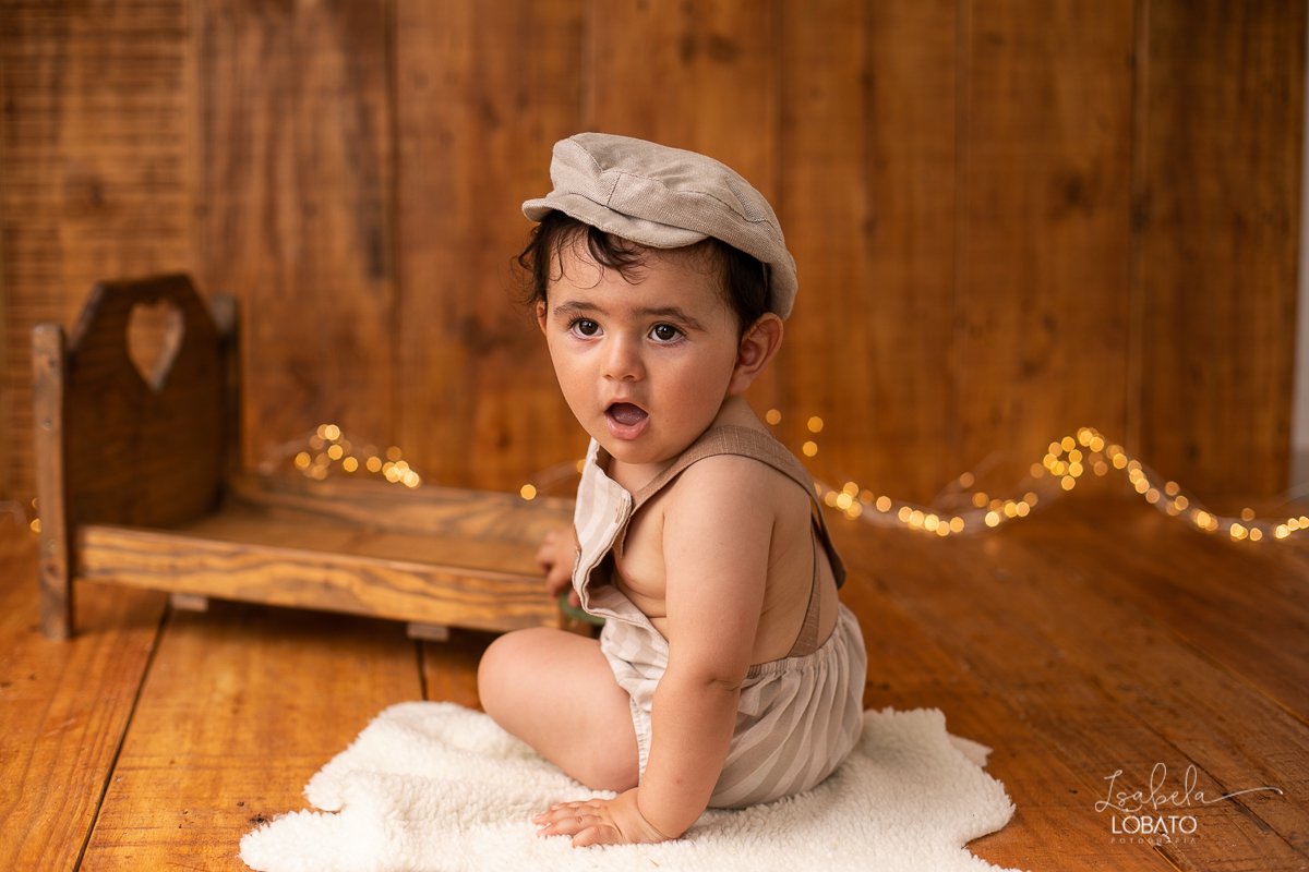 acompanhamento-mensal-fotografico-bebe-modelo-acompanhamento-trimestral-fotografico-acompanhamento-criativo-bebe-gordelicia-fases-do-bebe-desenvolvimento-do-bebe-bebe-no-balde-bebe-de-3-meses-lefotick-ensaio-fotografico-de-bebe-fotografo-em-barbacena-mg