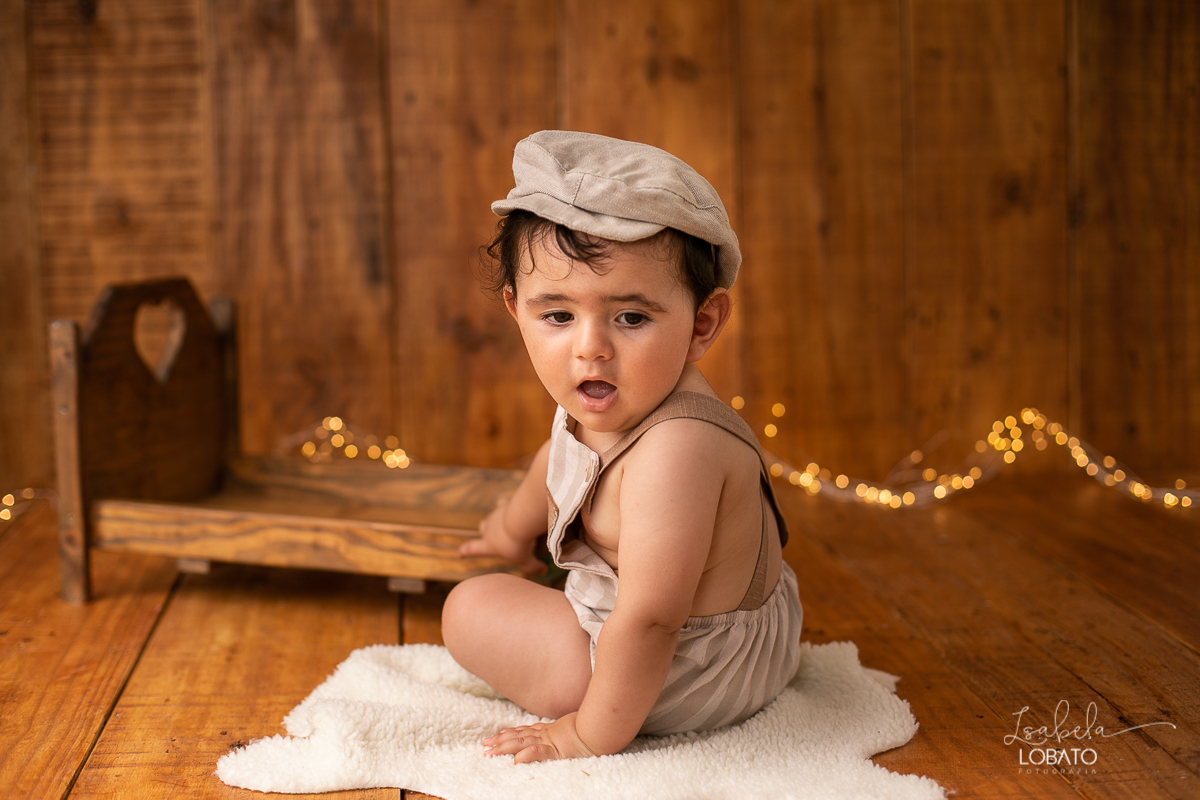 acompanhamento-mensal-fotografico-bebe-modelo-acompanhamento-trimestral-fotografico-acompanhamento-criativo-bebe-gordelicia-fases-do-bebe-desenvolvimento-do-bebe-bebe-no-balde-bebe-de-3-meses-lefotick-ensaio-fotografico-de-bebe-fotografo-em-barbacena-mg