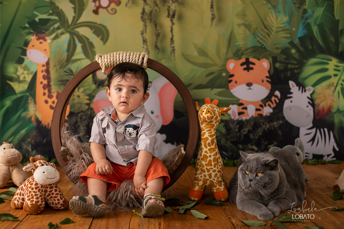 acompanhamento-mensal-fotografico-bebe-modelo-acompanhamento-trimestral-fotografico-acompanhamento-criativo-bebe-gordelicia-fases-do-bebe-desenvolvimento-do-bebe-bebe-no-balde-bebe-de-3-meses-lefotick-ensaio-fotografico-de-bebe-fotografo-em-barbacena-mg