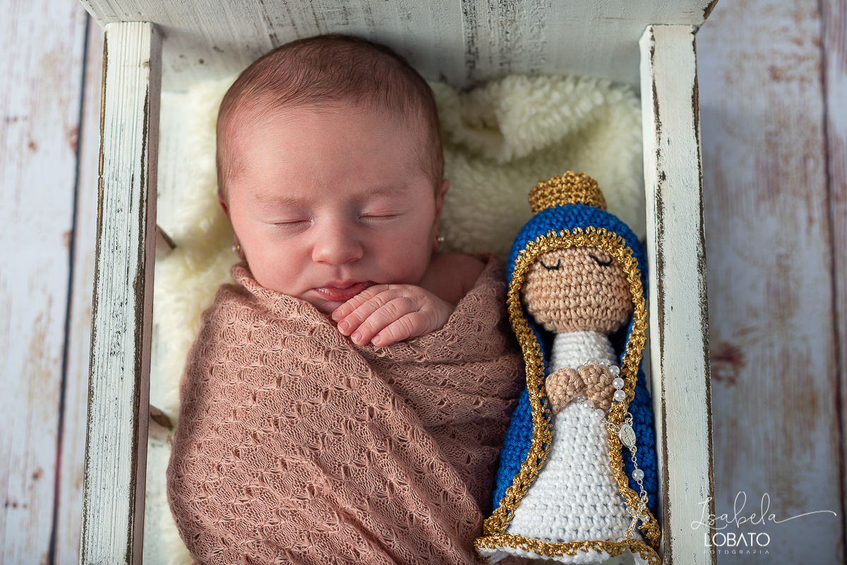 newborn-ensaio-fotografico-de-recem-nascido-ensaio-newborn-fotos-de-bebe-book-fotografico-de-bebe-album-de -fotos-fotografa-de-crianca-em-barbacena-melhores-fotografos-de-barbacena-estudio-fotografico-em-barbacena-estudio-isabela-lobato-fotografia