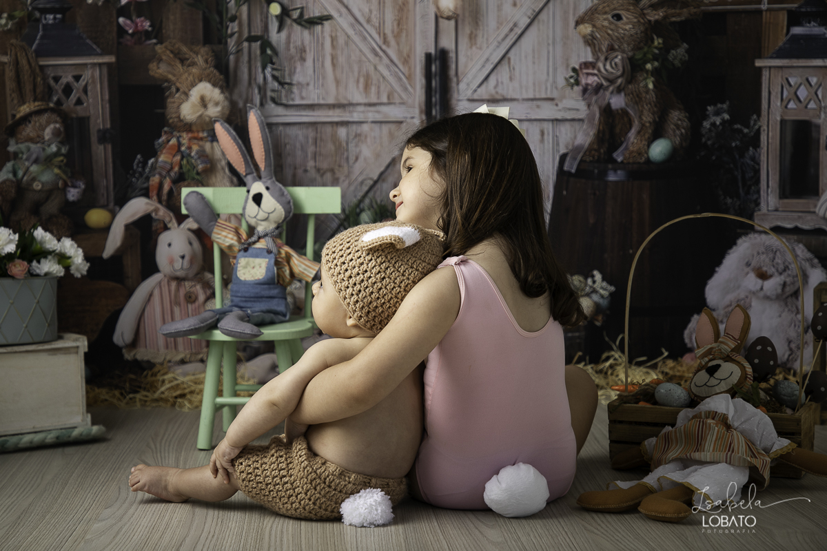 pascoa-2020-sessao-fotografica-de-pascoa-mini-sessao-fotografica-de-pascoa-2020-coelhinho-da-pascoa-o-que-trazes-para-mim-ovos-de-pascoa--fotografia-infantil-em-barbacena-estudio-fotografico-em-barbacena-isabela-lobato-fotografia-foto-de-crianca-pascoa-bq