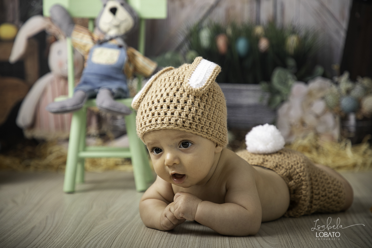 pascoa-2020-sessao-fotografica-de-pascoa-mini-sessao-fotografica-de-pascoa-2020-coelhinho-da-pascoa-o-que-trazes-para-mim-ovos-de-pascoa--fotografia-infantil-em-barbacena-estudio-fotografico-em-barbacena-isabela-lobato-fotografia-foto-de-crianca-pascoa-bq