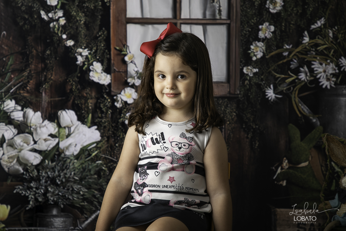 pascoa-2020-sessao-fotografica-de-pascoa-mini-sessao-fotografica-de-pascoa-2020-coelhinho-da-pascoa-o-que-trazes-para-mim-ovos-de-pascoa--fotografia-infantil-em-barbacena-estudio-fotografico-em-barbacena-isabela-lobato-fotografia-foto-de-crianca-pascoa-bq