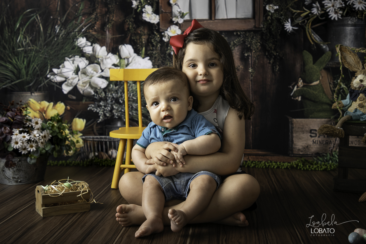 pascoa-2020-sessao-fotografica-de-pascoa-mini-sessao-fotografica-de-pascoa-2020-coelhinho-da-pascoa-o-que-trazes-para-mim-ovos-de-pascoa--fotografia-infantil-em-barbacena-estudio-fotografico-em-barbacena-isabela-lobato-fotografia-foto-de-crianca-pascoa-bq