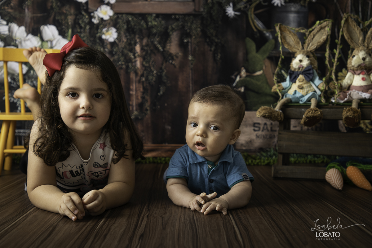 pascoa-2020-sessao-fotografica-de-pascoa-mini-sessao-fotografica-de-pascoa-2020-coelhinho-da-pascoa-o-que-trazes-para-mim-ovos-de-pascoa--fotografia-infantil-em-barbacena-estudio-fotografico-em-barbacena-isabela-lobato-fotografia-foto-de-crianca-pascoa-bq